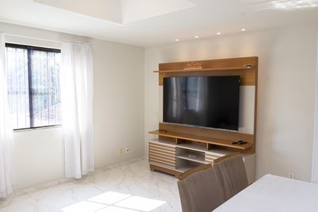 Sala de casa para alugar com 2 quartos, 90m² em Pedra de Guaratiba, Rio de Janeiro