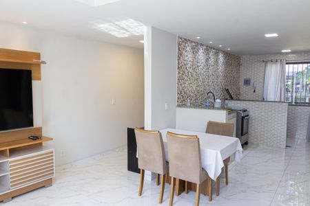 Sala de casa para alugar com 2 quartos, 90m² em Pedra de Guaratiba, Rio de Janeiro