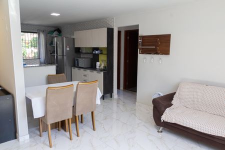 Sala de casa para alugar com 2 quartos, 90m² em Pedra de Guaratiba, Rio de Janeiro
