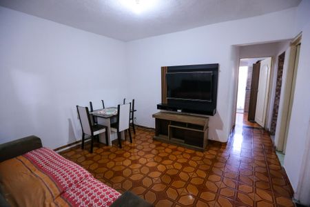Casa à venda com 90m², 2 quartos e 2 vagasSala