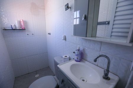 Casa à venda com 90m², 2 quartos e 2 vagasBanheiro 2