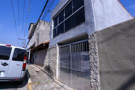 Casa à venda com 90m², 2 quartos e 2 vagasFachada