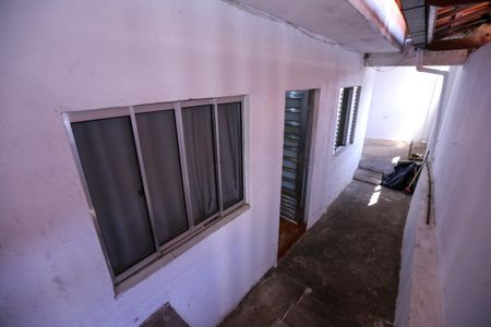 Casa à venda com 90m², 2 quartos e 2 vagasQuintal