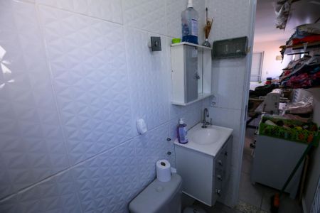 Casa à venda com 90m², 2 quartos e 2 vagasBanheiro 2