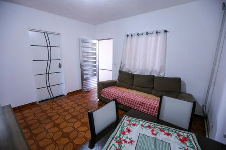 Casa à venda com 90m², 2 quartos e 2 vagasSala
