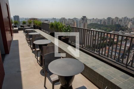 Apartamento para alugar com 17m², 1 quarto e sem vagaÁrea Externa - Vista 