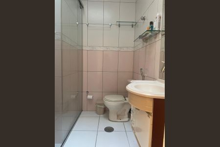 Casa à venda com 110m², 2 quartos e 1 vagaBanheiro 1
