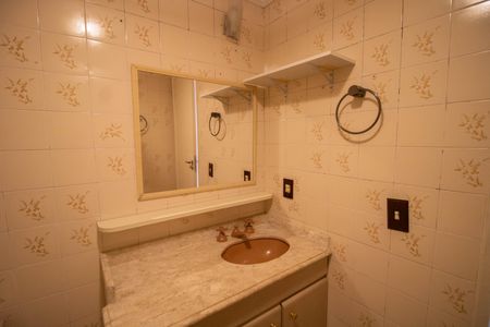Apartamento à venda com 78m², 2 quartos e 1 vagaBANHEIRO