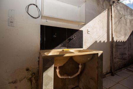 Casa para alugar com 40m², 2 quartos e 1 vagaÁrea de Serviço