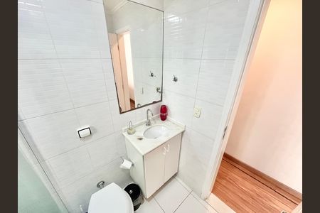 Casa à venda com 134m², 3 quartos e 2 vagas Casa à venda com 134m², 3 quartos e 2 vagasBanheiro