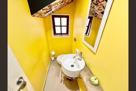 Casa à venda com 134m², 3 quartos e 2 vagas Casa à venda com 134m², 3 quartos e 2 vagasLavabo