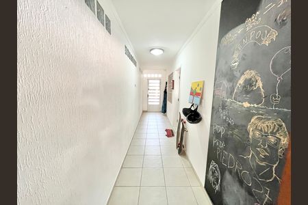 Casa à venda com 134m², 3 quartos e 2 vagas Casa à venda com 134m², 3 quartos e 2 vagasEntrada