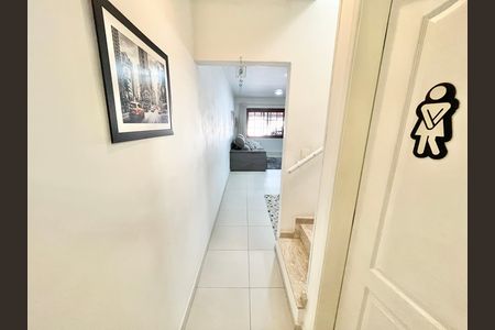 Casa à venda com 134m², 3 quartos e 2 vagas Casa à venda com 134m², 3 quartos e 2 vagasCorredor
