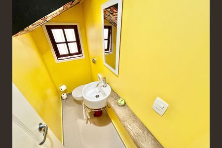 Casa à venda com 134m², 3 quartos e 2 vagas Casa à venda com 134m², 3 quartos e 2 vagasLavabo