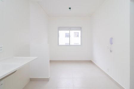 Sala/Cozinha de apartamento à venda com 2 quartos, 33m² em Fazenda Aricanduva, São Paulo