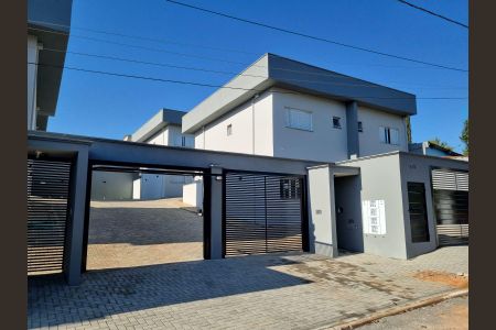 Casa de condomínio para alugar com 95m², 3 quartos e 2 vagas