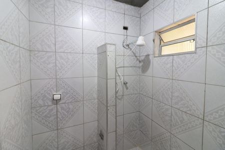 Banheiro de casa para alugar com 1 quarto, 35m² em Quitaúna, Osasco