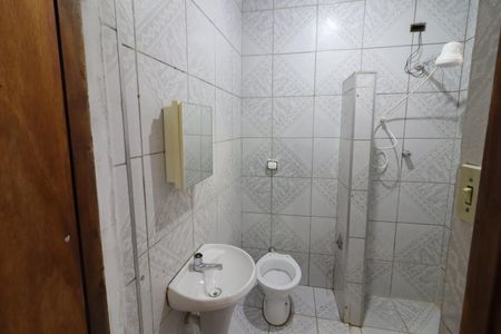 Banheiro de casa para alugar com 1 quarto, 35m² em Quitaúna, Osasco