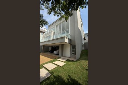 Casa à venda com 430m², 4 quartos e 6 vagasFachada