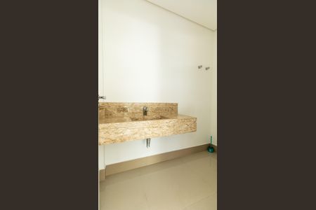 Casa à venda com 430m², 4 quartos e 6 vagasBanheiro