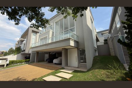 Casa à venda com 430m², 4 quartos e 6 vagasFachada