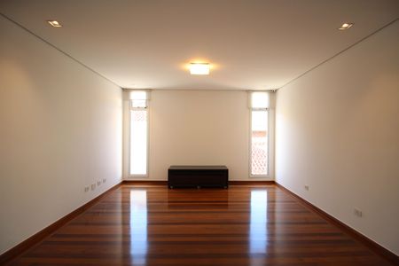 Casa para alugar com 700m², 6 quartos e 5 vagasSala 3