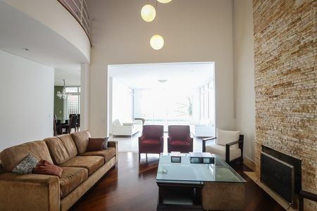 Casa para alugar com 700m², 4 quartos e 5 vagasSala da Lareira