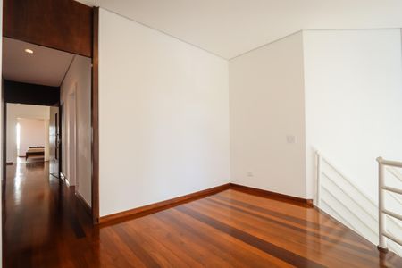 Casa para alugar com 700m², 4 quartos e 5 vagasHall das Suites