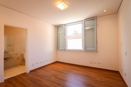 Casa para alugar com 700m², 4 quartos e 5 vagasSuite 2