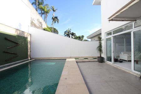 Casa para alugar com 700m², 6 quartos e 5 vagasPiscina