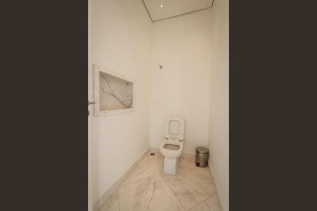 Casa para alugar com 700m², 4 quartos e 5 vagasLavabo