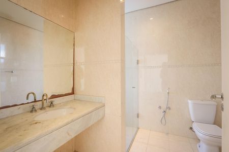 Casa para alugar com 700m², 4 quartos e 5 vagasBanheiro da Suite 4