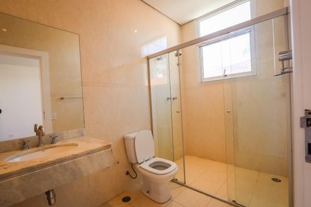 Casa para alugar com 700m², 4 quartos e 5 vagasBanheiro da Suite 2