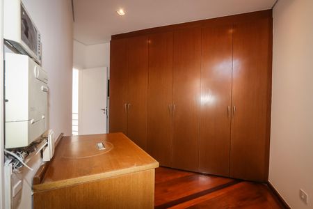 Casa para alugar com 700m², 4 quartos e 5 vagasQuarto 5