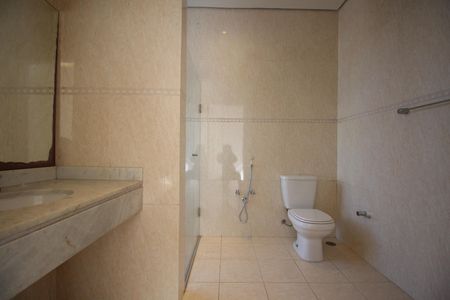 Casa para alugar com 700m², 6 quartos e 5 vagasBanheiro da Suíte 3