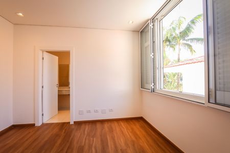 Casa para alugar com 700m², 4 quartos e 5 vagasSuite 2