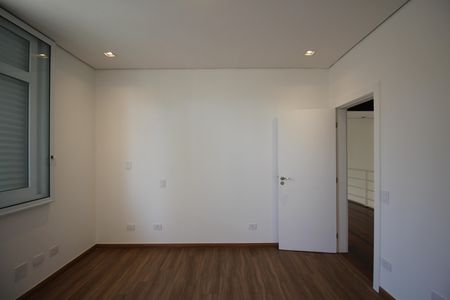 Casa para alugar com 700m², 6 quartos e 5 vagasSuíte 1
