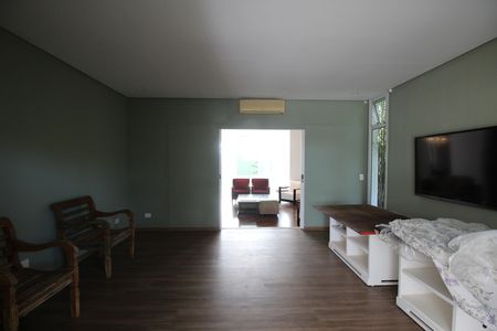 Casa para alugar com 700m², 6 quartos e 5 vagasSala de TV