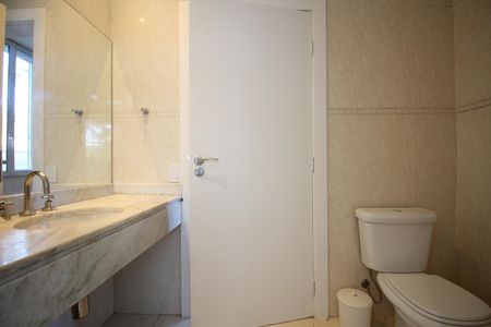 Casa para alugar com 700m², 6 quartos e 5 vagasBanheiro da Suíte 2