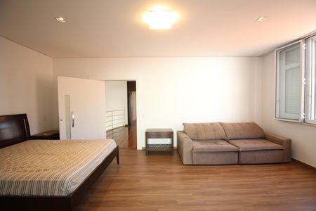 Casa para alugar com 700m², 6 quartos e 5 vagasSuíte Master