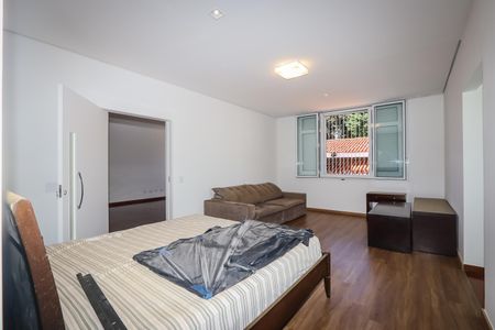 Casa para alugar com 700m², 4 quartos e 5 vagasSuite Master