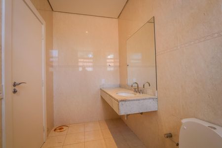 Casa para alugar com 700m², 4 quartos e 5 vagasBanheiro da Suite 2