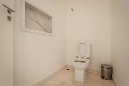 Casa para alugar com 700m², 4 quartos e 5 vagasLavabo