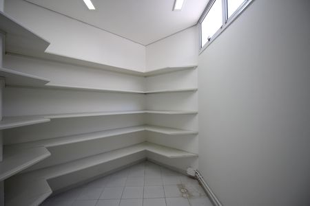 Casa para alugar com 700m², 6 quartos e 5 vagasDispensa