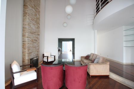 Sala 1 de casa à venda com 6 quartos, 700m² em Jardim Guedala, São Paulo