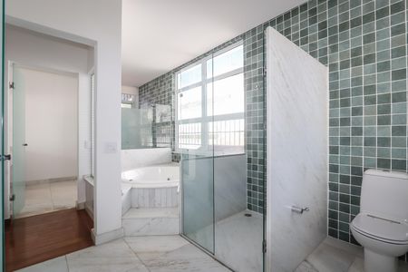 Casa para alugar com 700m², 4 quartos e 5 vagasBanheiro da Suite Master