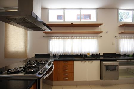 Casa para alugar com 700m², 6 quartos e 5 vagasCozinha