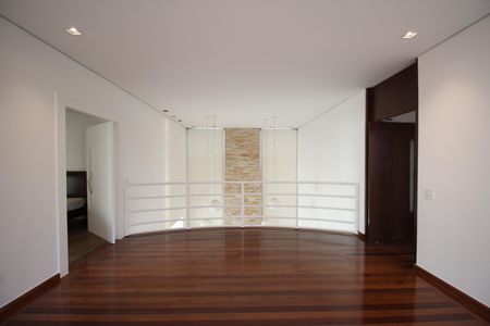Casa para alugar com 700m², 6 quartos e 5 vagasSala 3