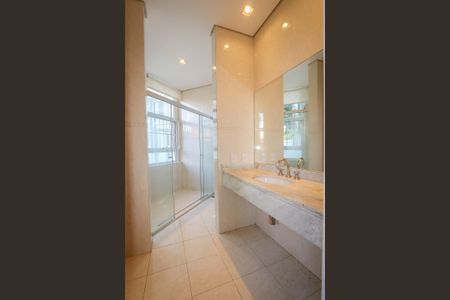 Casa para alugar com 700m², 4 quartos e 5 vagasBanheiro da Suite 3