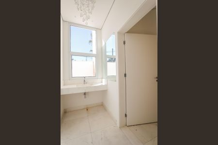 Casa para alugar com 700m², 4 quartos e 5 vagasLavabo